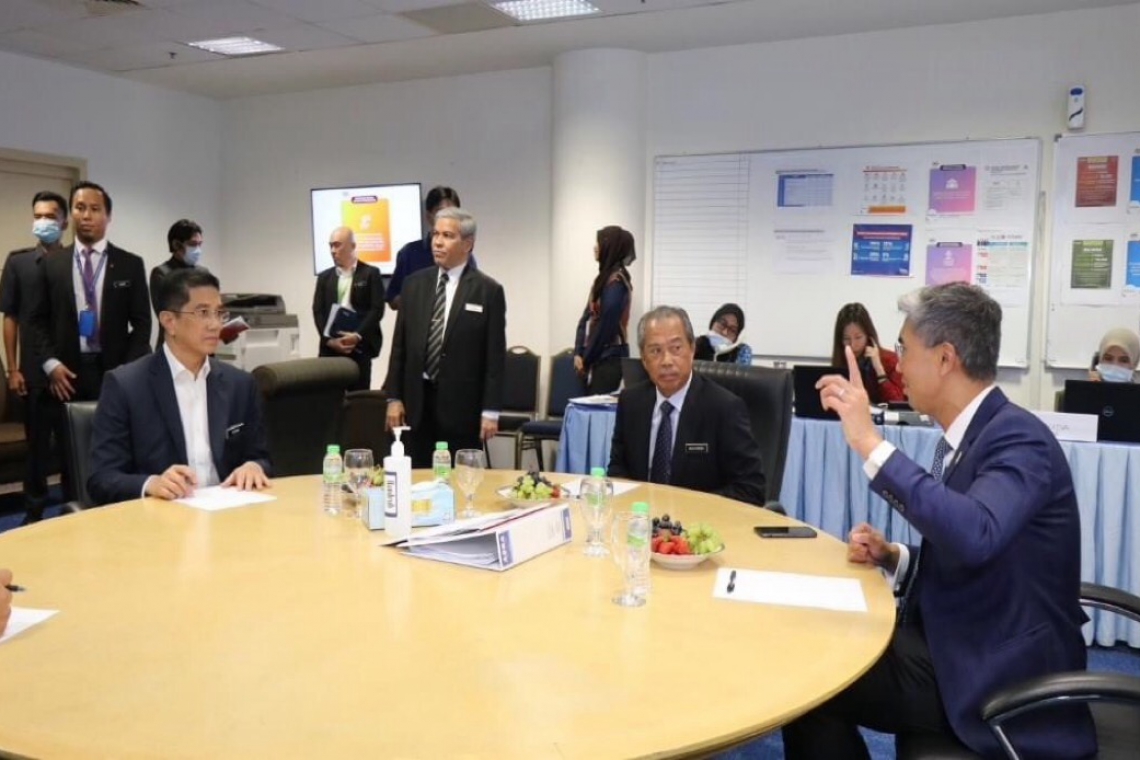 Muhyiddin Tinjau Operasi Pelaksanaan Pakej PRIHATIN