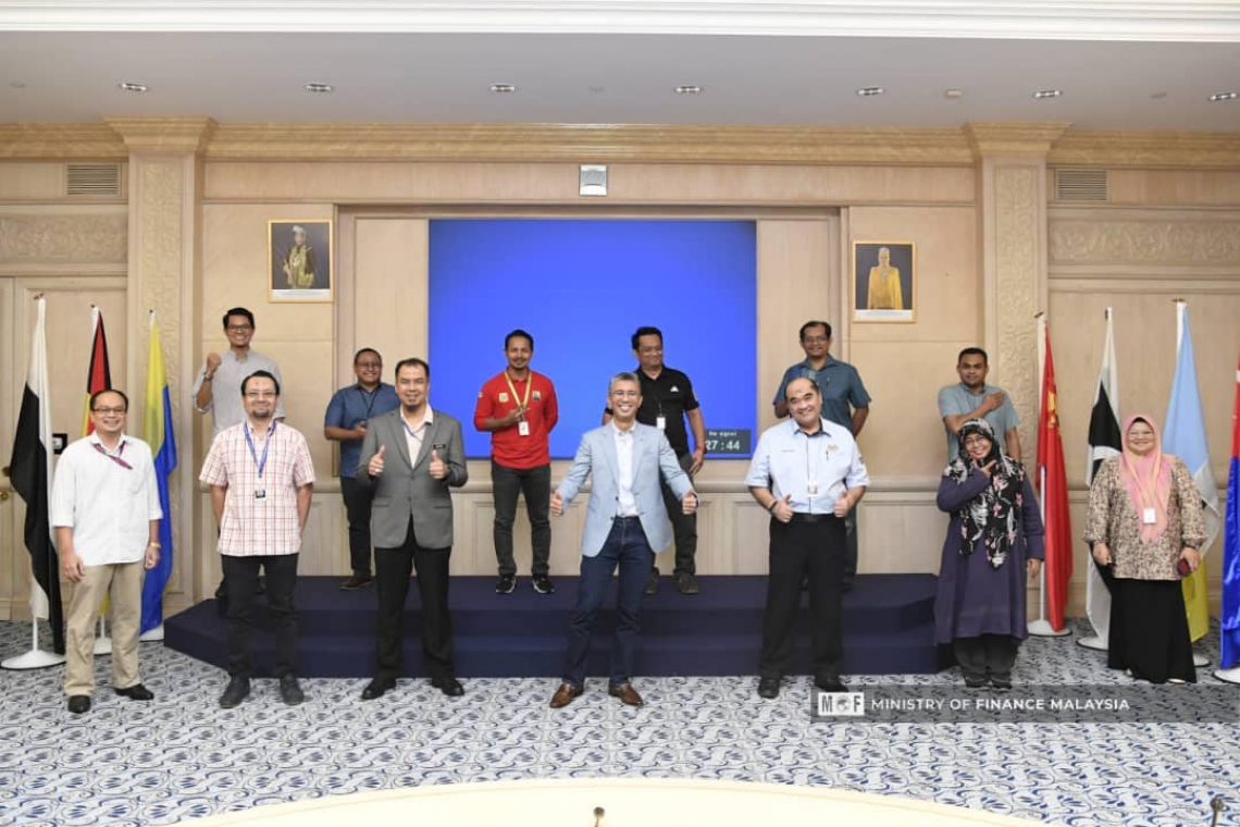 Mesyuarat Bersama Pegawai-Pegawai Di Kementerian Kewangan Malaysia