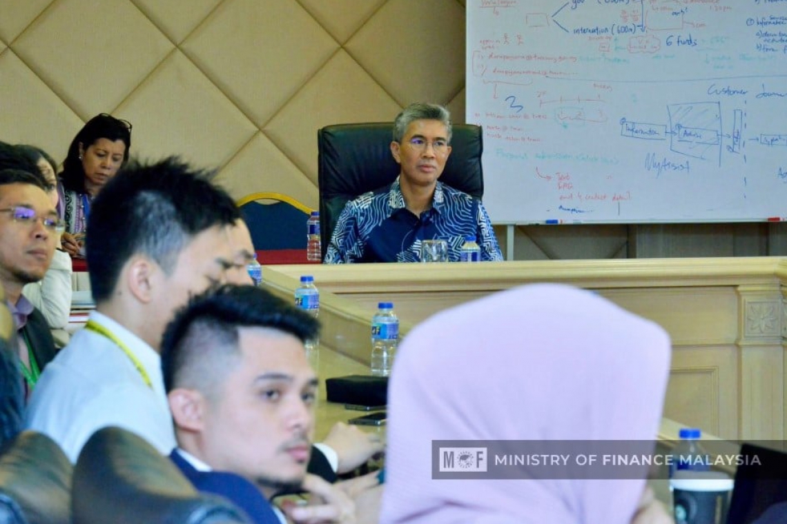 Mesyuarat Mingguan Pelaksanaan PRIHATIN &amp; PENJANA