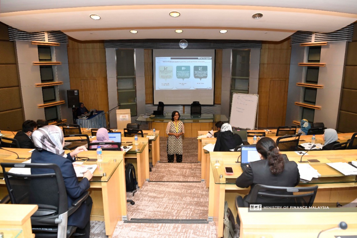 Taklimat Berkenaan Tinjauan Ekonomi 2021