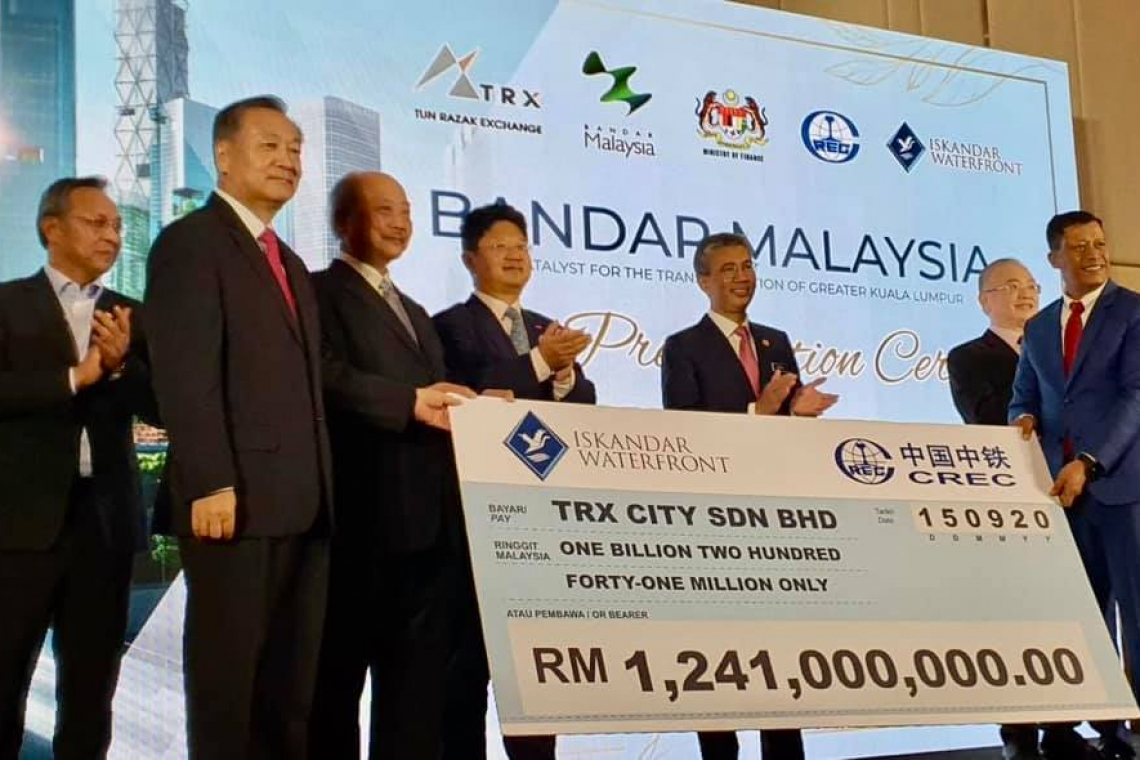 Majlis Penyerahan Cek Daripada IWH-CREC Kepada TRX City Sdn Bhd 