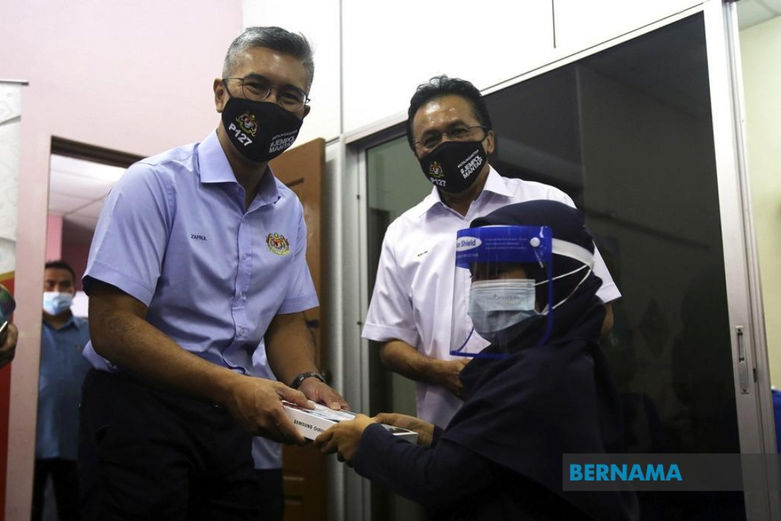 Make full use of govt funding to start online businesses – Tengku Zafrul