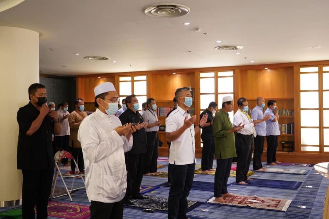 Solat Jumaat Di Surau Muhammad Al-Fateh 