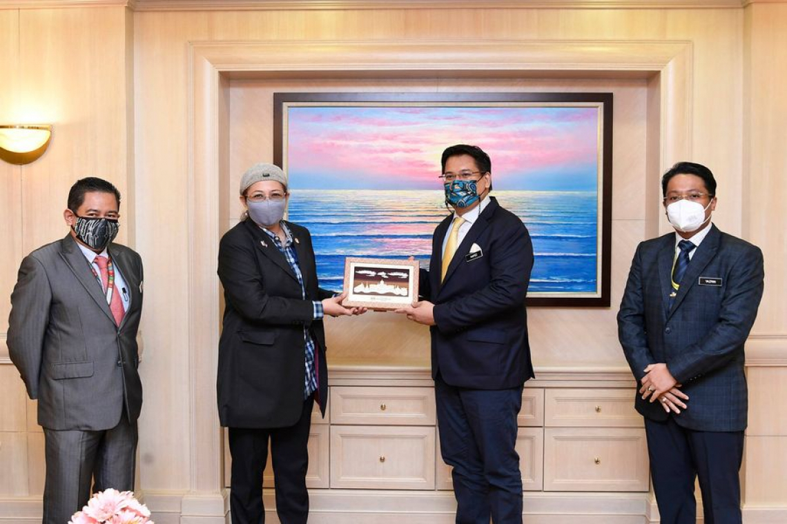 Kunjungan Hormat YB Timbalan Menteri Di Jabatan Perdana Menteri (Hal Ehwal Sabah dan Sarawak) Ke Atas Timbalan Menteri Kewangan II