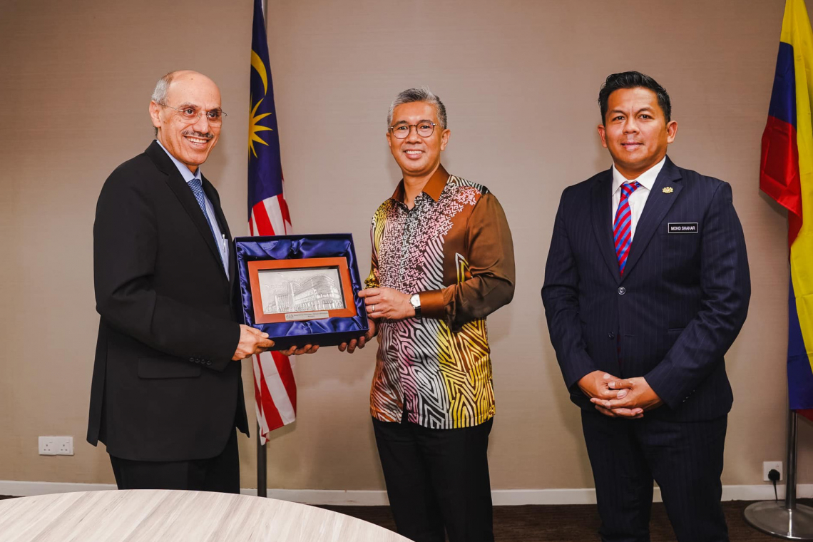 Sesi Kunjungan Hormat Presiden IsDB