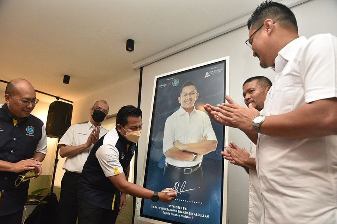 Majlis Menandatangani MOU Futurise (Aksadron) dan Iskandar Investment Berhad di Johor