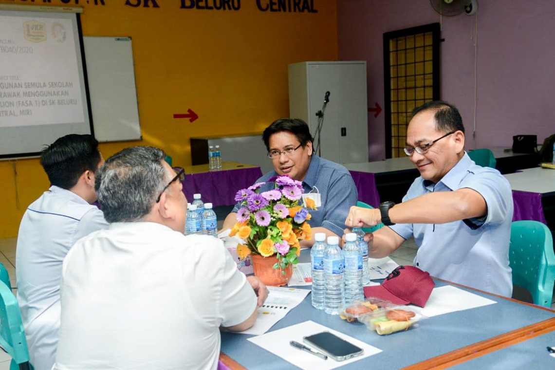 Sesi Turun Padang #JelajahBajet2023 ke Sekolah-sekolah di Miri, Sarawak