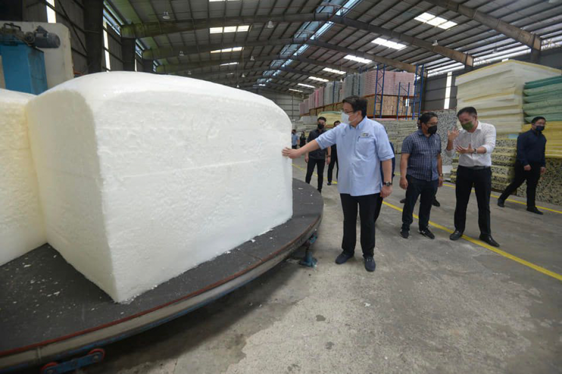 Sesi Turun Padang #JelajahBajet2023 ke Kilang Pembuatan Tilam di Sabah