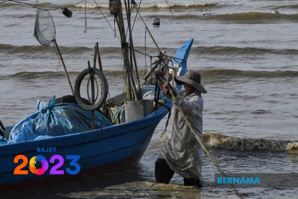 Bajet 2023: Bantuan Musim Tengkujuh naik kepada RM800 daripada RM600