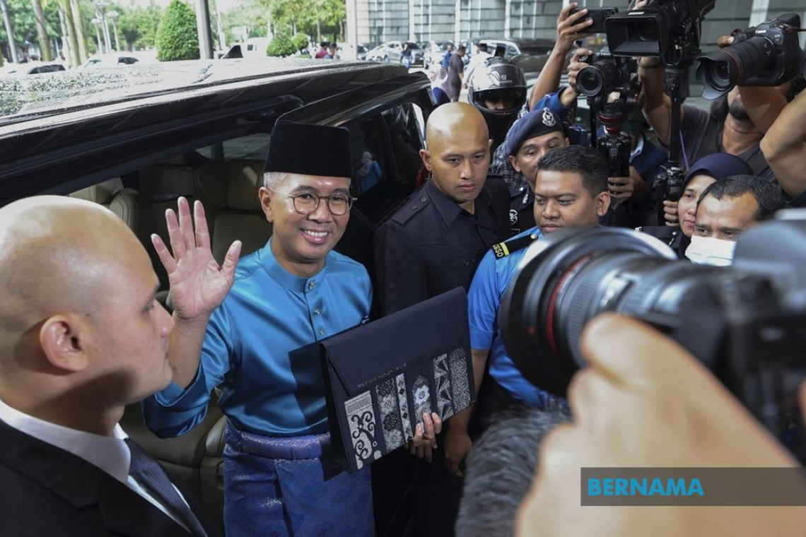Tengku Zafrul tables Budget 2023 in Parliament