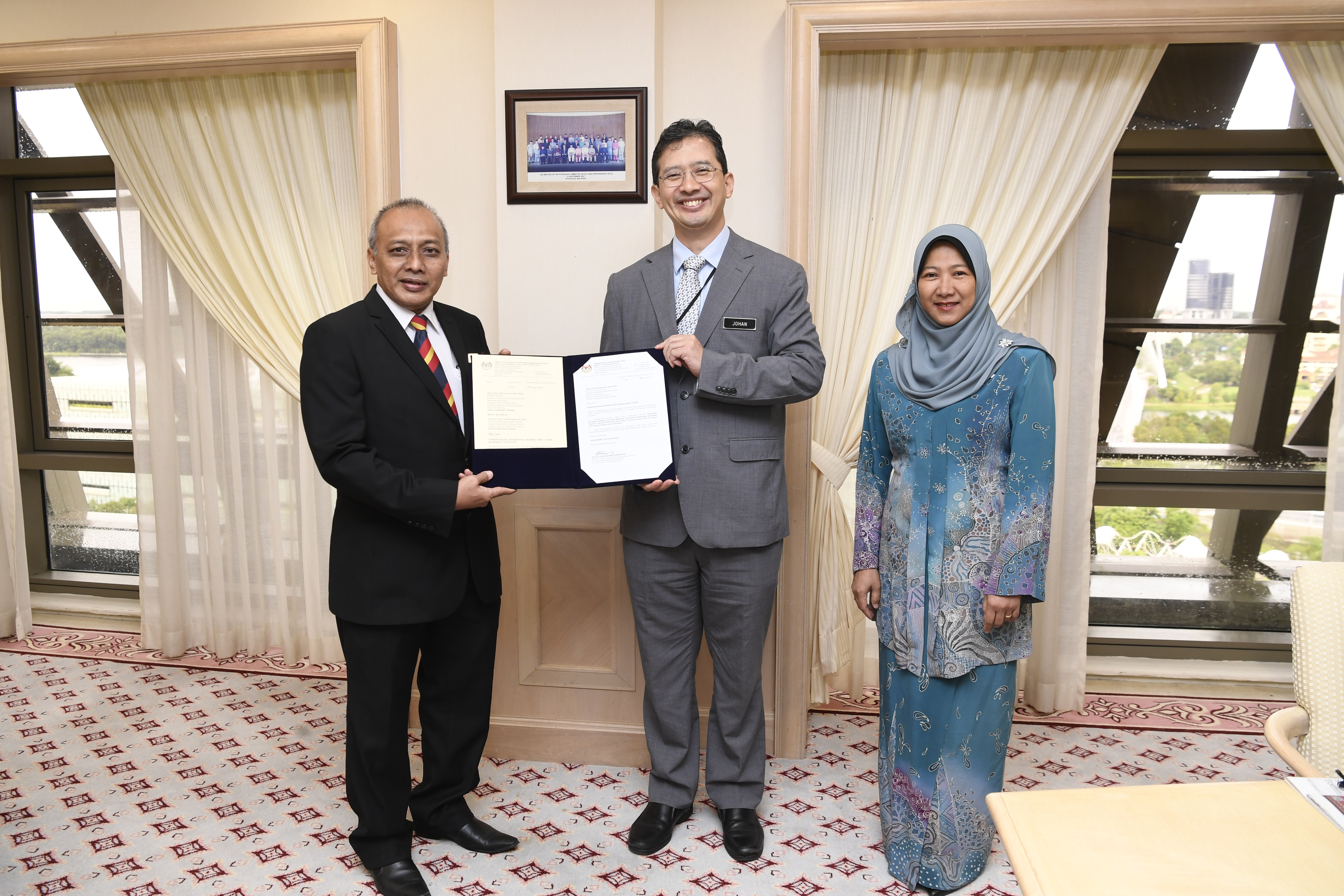 Sesi Penyerahan Surat Penempatan Gred Utama