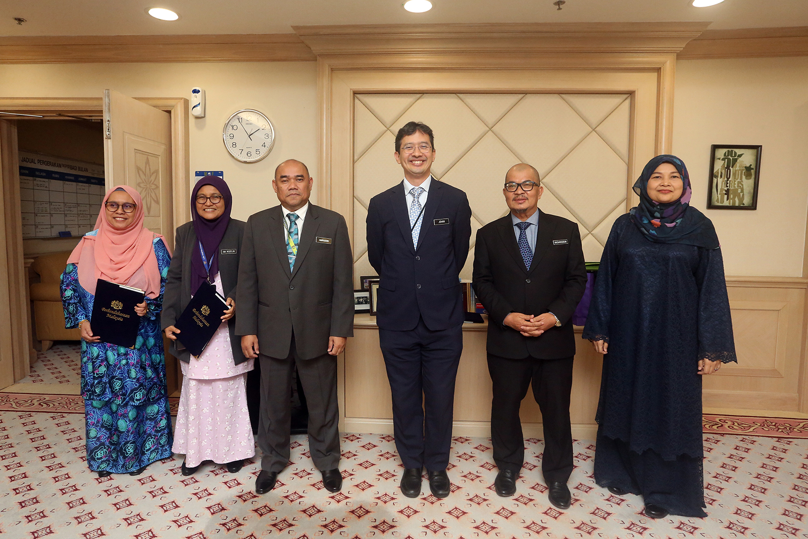 Sesi Penyerahan Surat Penempatan Gred Utama