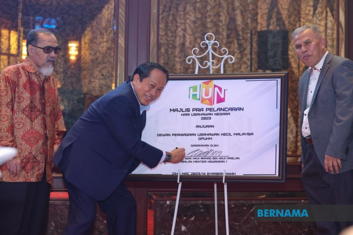Turn entrepeurship into Main Careers - Ahmad Maslan