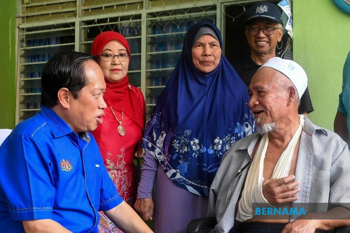 Report customs duty evasion and get 10 pct reward – Ahmad Maslan