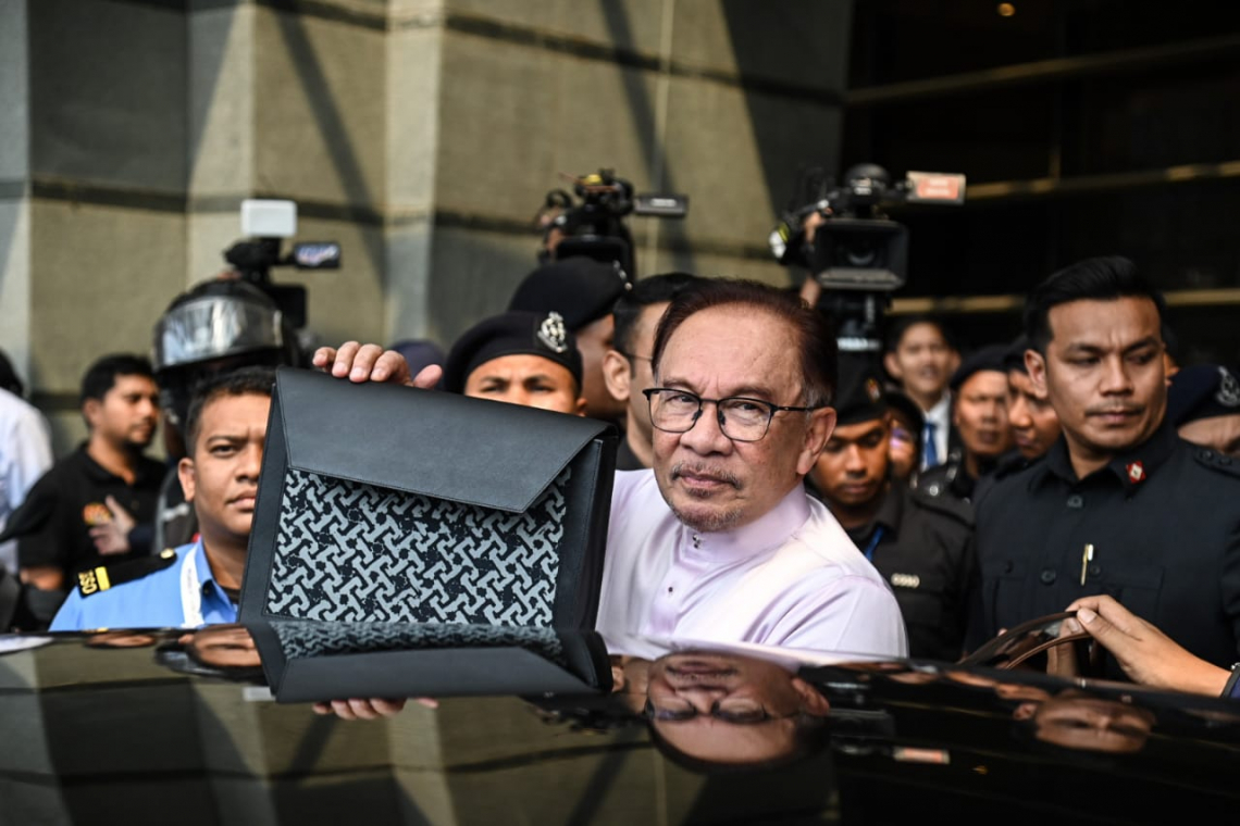 Beg Fail Dokumen Sempena Pembentangan Belanjawan 2024