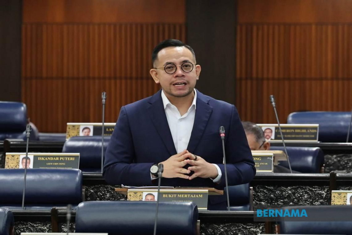 Govt not planning to peg the ringgit – Steven Sim