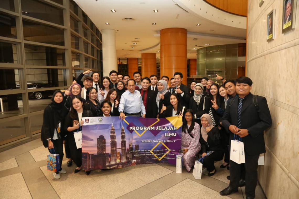 Sesi Lawatan Akademik UiTM Cawangan Sarawak Ke MOF