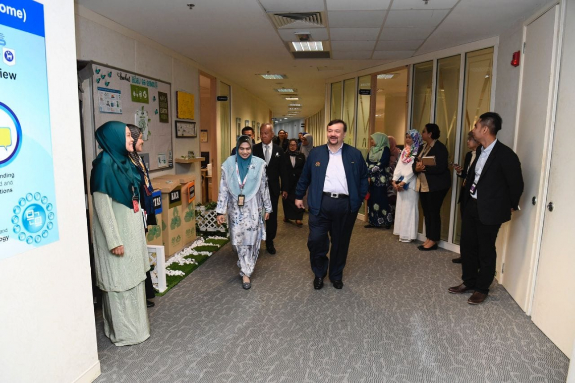 Sesi Taklimat oleh SBM