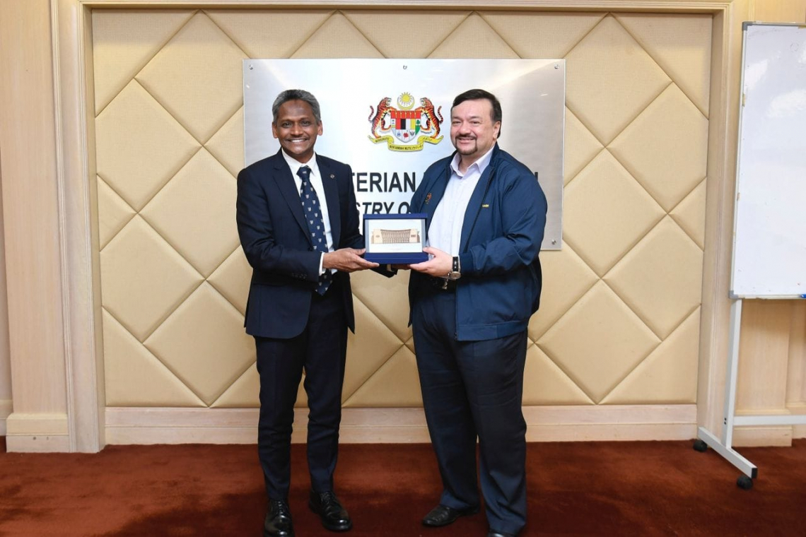 Sesi Kunjungan Hormat Gabenor BNM di MOF