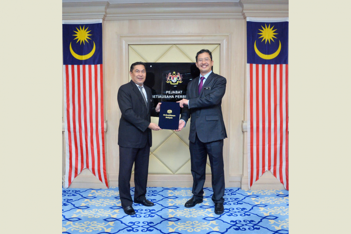 Sesi Penyerahan Surat Penempatan Pegawai Gred Utama di MOF