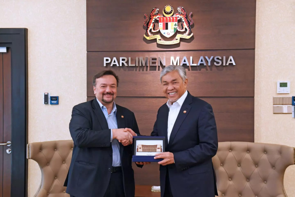 Kunjungan Hormat Menteri Kewangan II Kepada Timbalan Perdana Menteri 