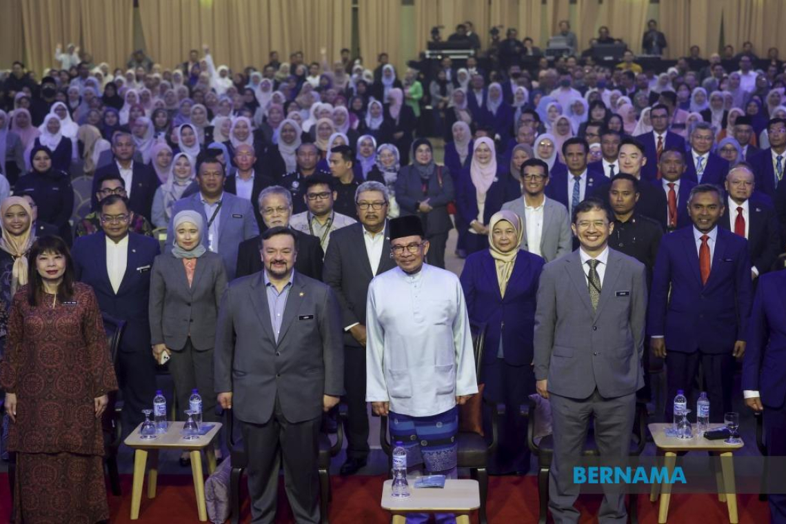 Continue efforts to reduce country's deficit – Anwar