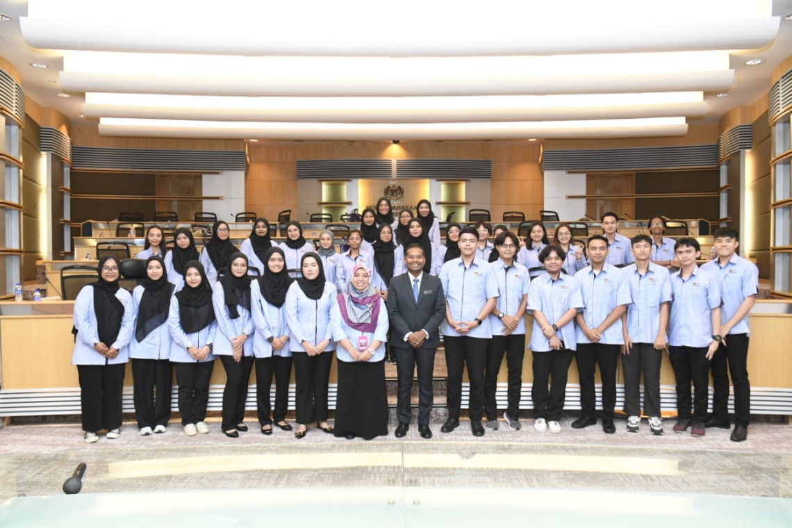 Sesi Lawatan Akademik oleh UKM ke MOF