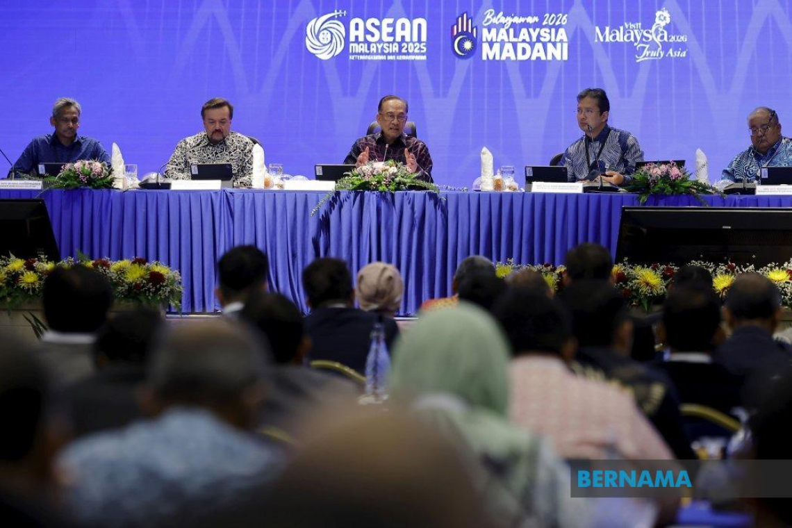 Government Mulls Raising Tobacco Tax — Anwar