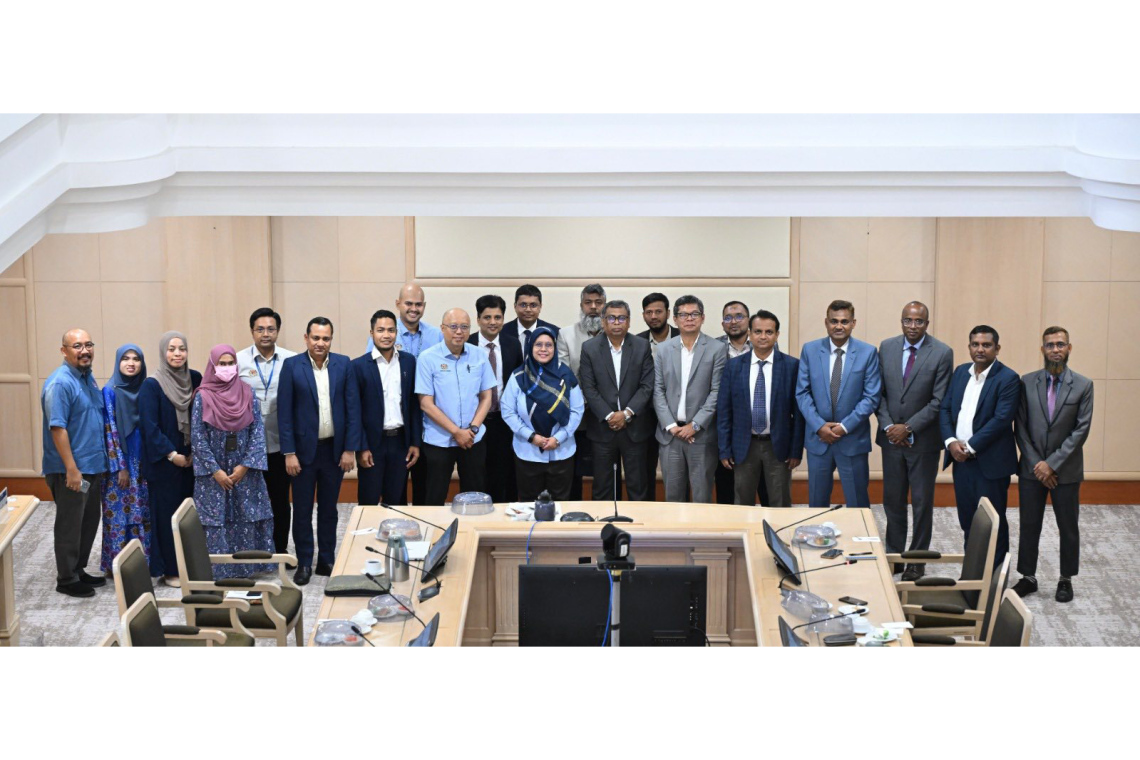 Sesi Kunjungan Hormat Ketua Pegawai Pelaburan, Bank Pelaburan Infrastruktur Asia