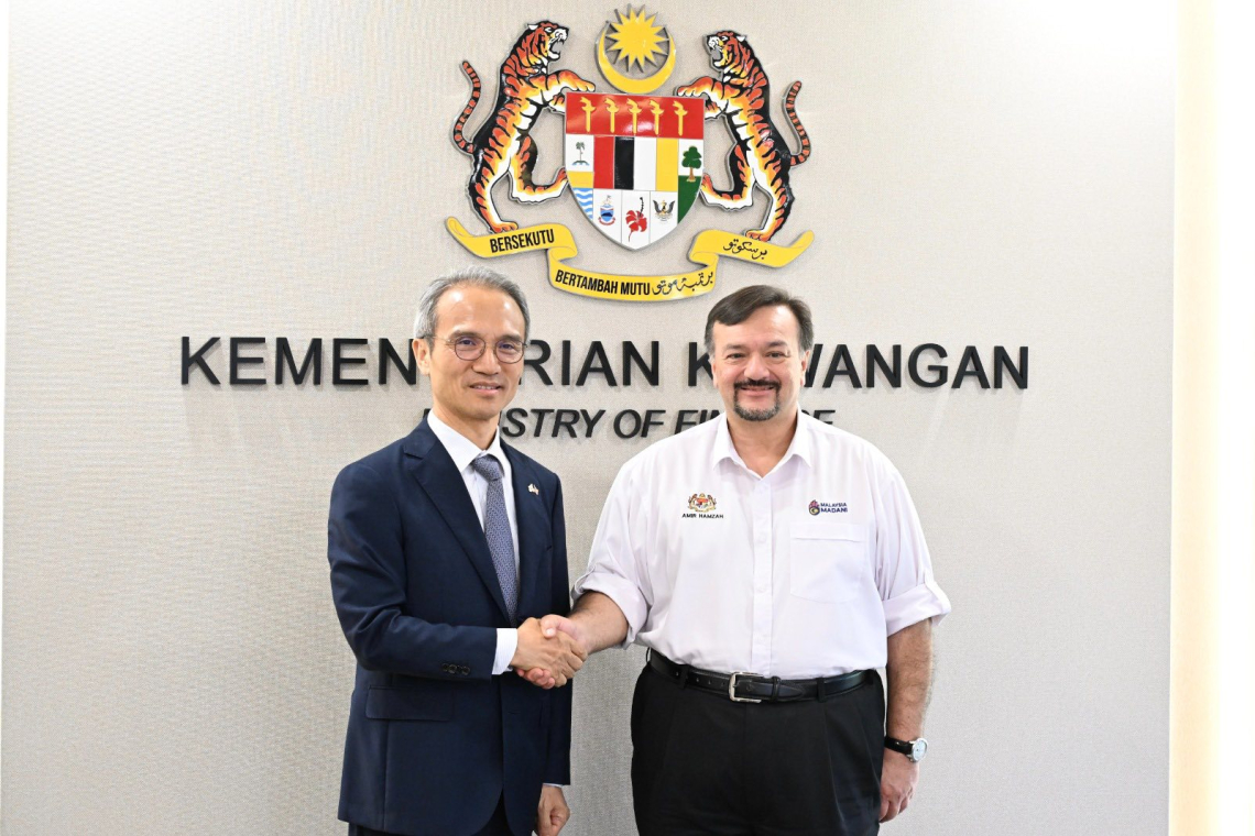 Courtesy Call By H.E Yeo Seung-Bae Ambassador Of The Republic Of Korea In Malaysia On Minister Of Finance II