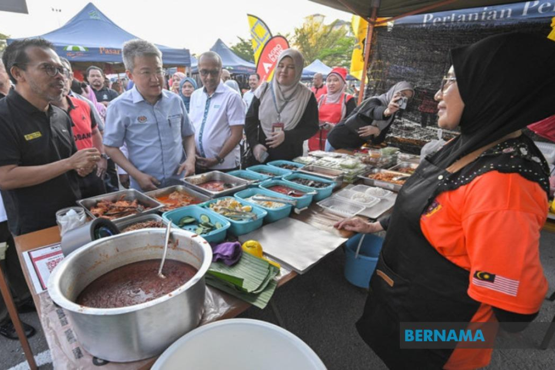 Kerajaan Peruntuk RM9.8 Bilion Perluas Permohonan Mikro Kredit Kepada Penjaja Kecil