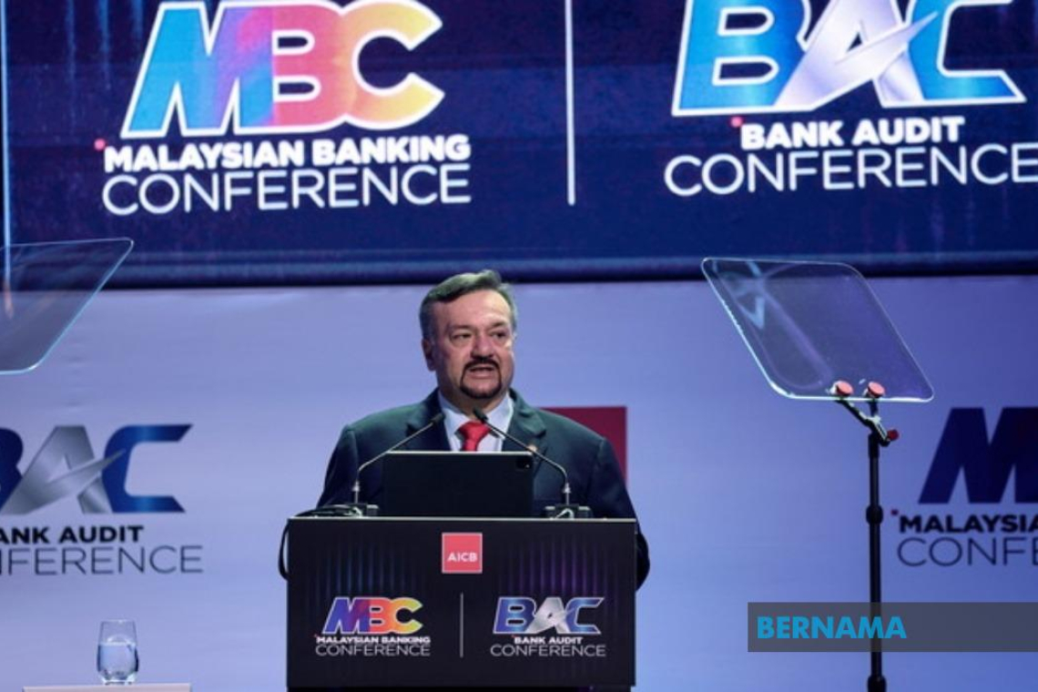Future Of Finance Requires Human-AI Balance - Amir Hamzah