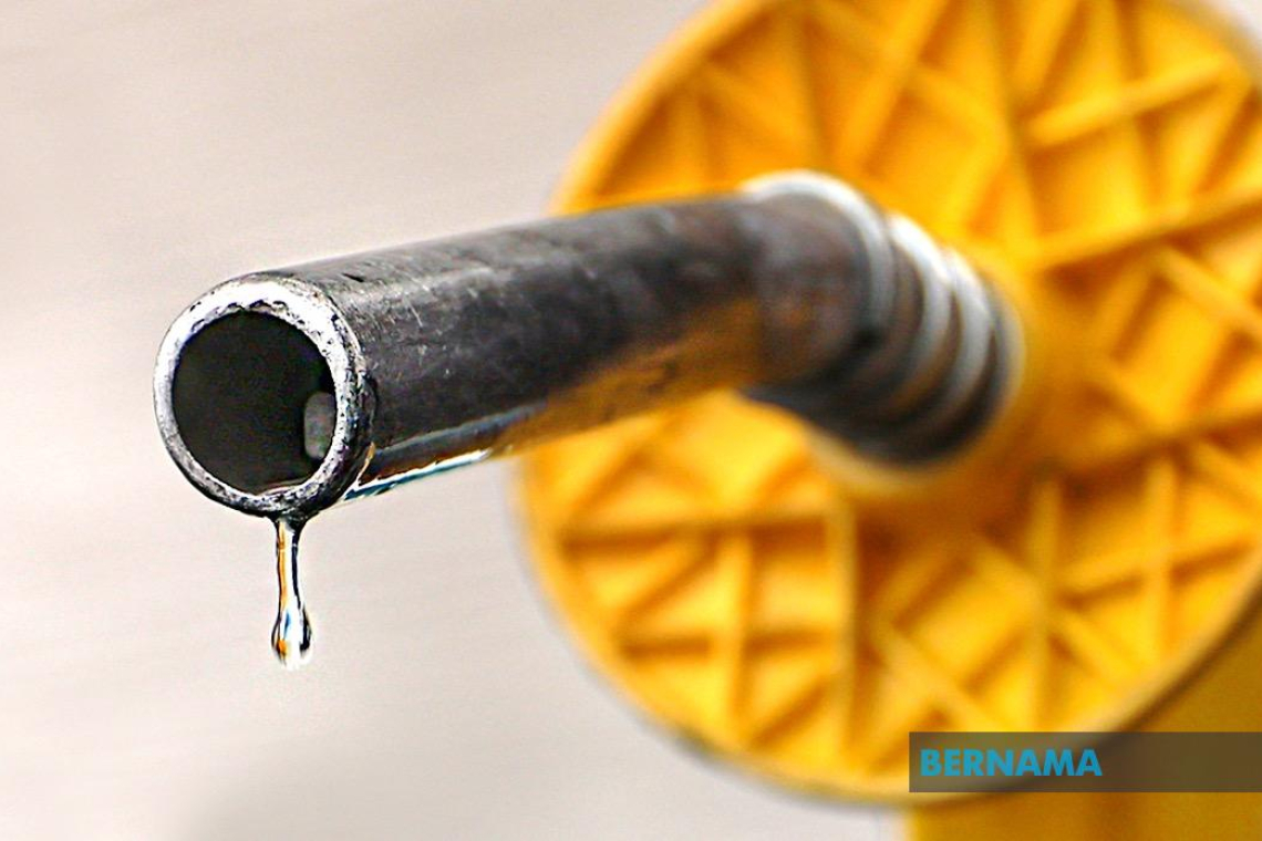 Harga Runcit RON97, RON95, Diesel Tanpa Subsidi Turun 5 Sen Seliter