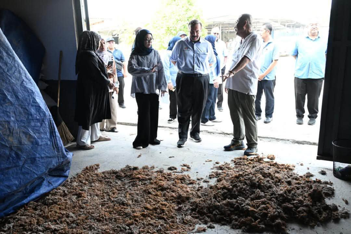 Sesi Turun Padang Ke Kilang Pemprosesan Rumpai Laut Di Semporna, Sabah