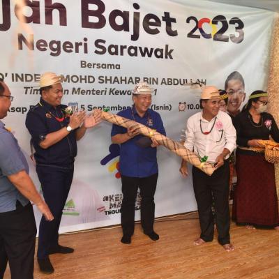 Sesi Turun Padang Sempena Jelajah #Bajet2023 Ke Rumah Panjang Uma Ukit, Sarawak