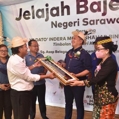 Sesi Turun Padang Sempena Jelajah #Bajet2023 Ke Rumah Panjang Uma Ukit, Sarawak