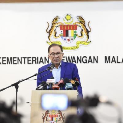 YAB Perdana Menteri “Clock In” Di MOF