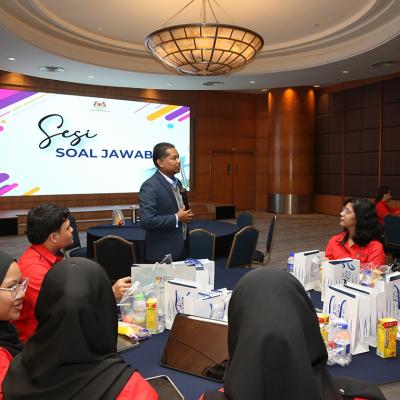 Sesi Lawatan Akademik ke MOF