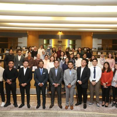 Sesi Lawatan Akademik UiTM Sarawak Ke MOF