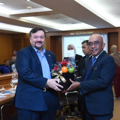 Sesi Walkabout ke Unit ADP