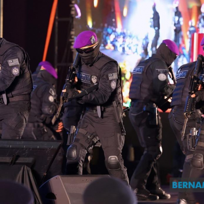 Semua Pasukan Keselamatan Perlu Berganding Bahu Banteras Penyeludupan - Anwar