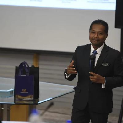 Sesi Lawatan Akademik oleh UKM ke MOF