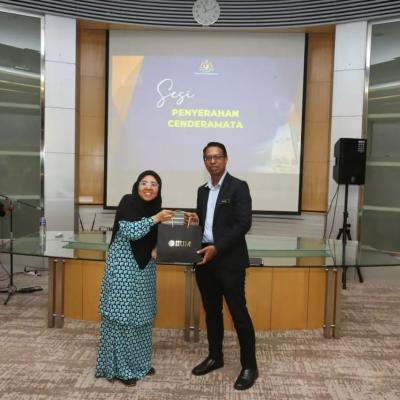 Lawatan Akademik oleh UIAM ke MOF