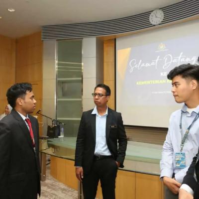 Lawatan Akademik oleh UIAM ke MOF