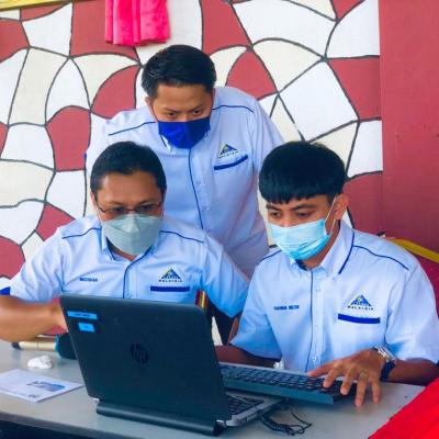 Sesi Penyerahan Tunai Untuk Penerima BKM Tiada Akaun Bank di Semporna, Sabah