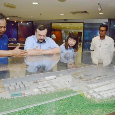 Lawatan Kerja Menteri Kewangan II ke Lumut Naval Shipyard (LUNAS)