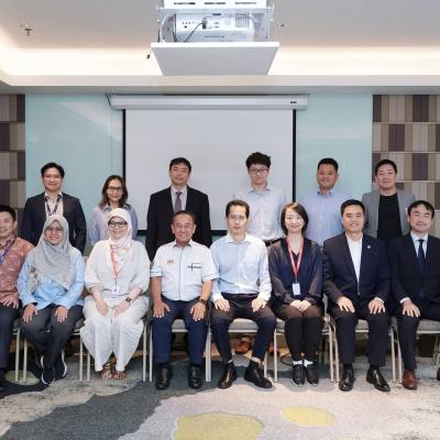 Delegasi MOF diketuai TKSP (Dasar) mengadakan beberapa mesyuarat dua hala dengan AMRO dan beberapa negara lain