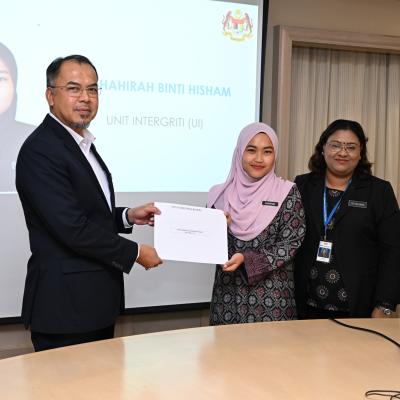 Sesi Penyerahan Surat Penempatan Praktikal 