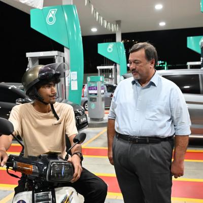 Sesi Tinjauan Di Stesen Petronas Sri Hartamas, KL
