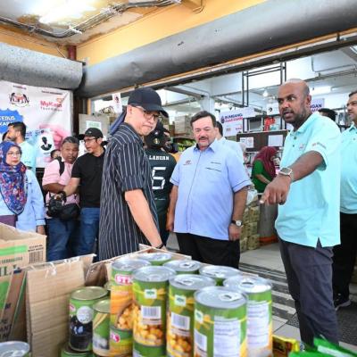 Sesi Turun Padang Di Layangan Shopper, Labuan